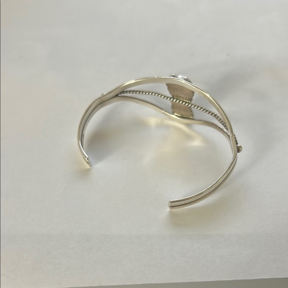 Native American sterling Silver Minimalist cuff bracelet - Picture 2 of 4